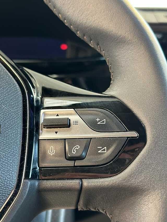 Peugeot 408 Hybrid 136 e-DCS6 Allure