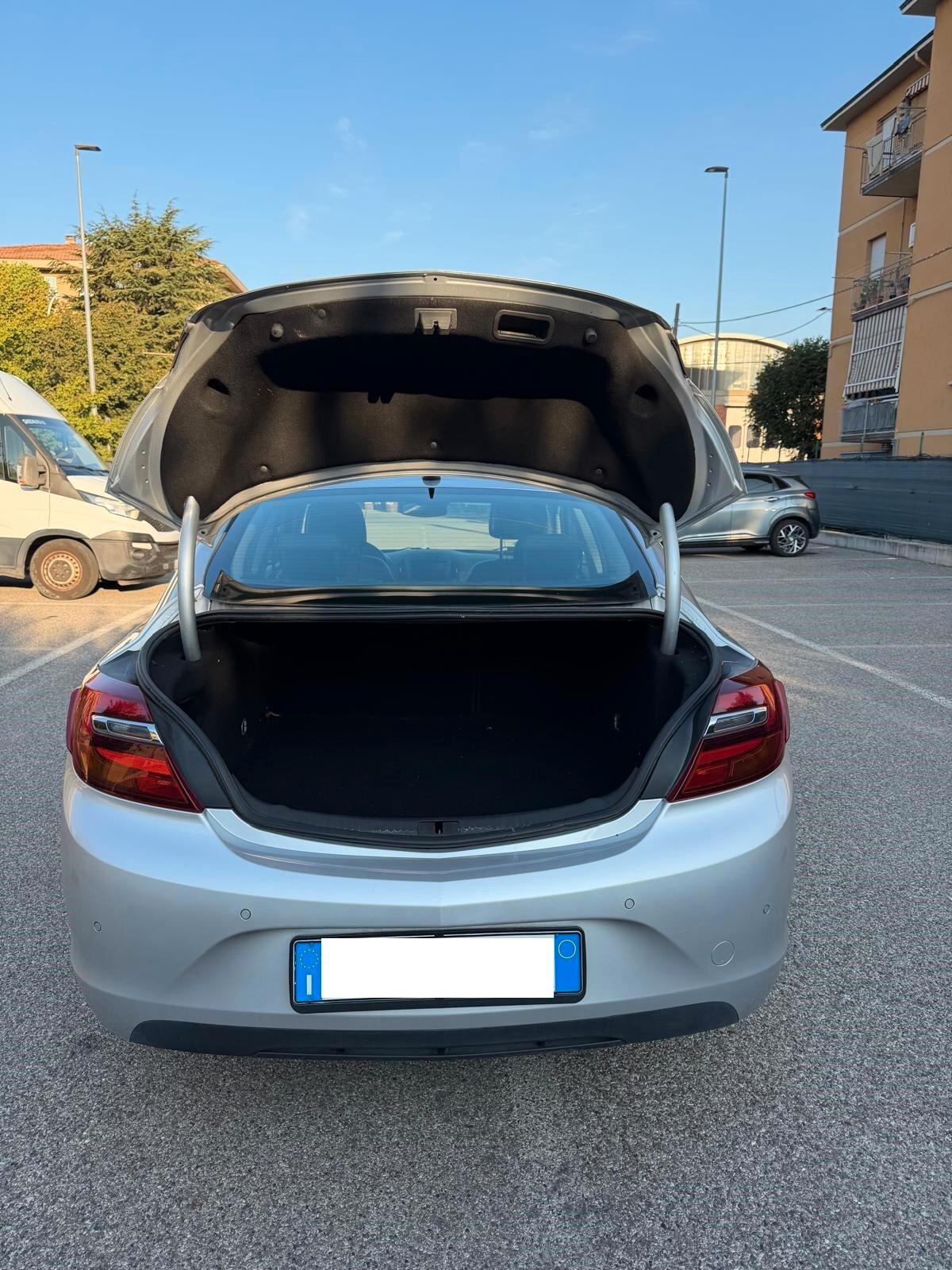 Opel Insignia 2.0 cdti - NAV. - 12 MESI DI GARANZIA -