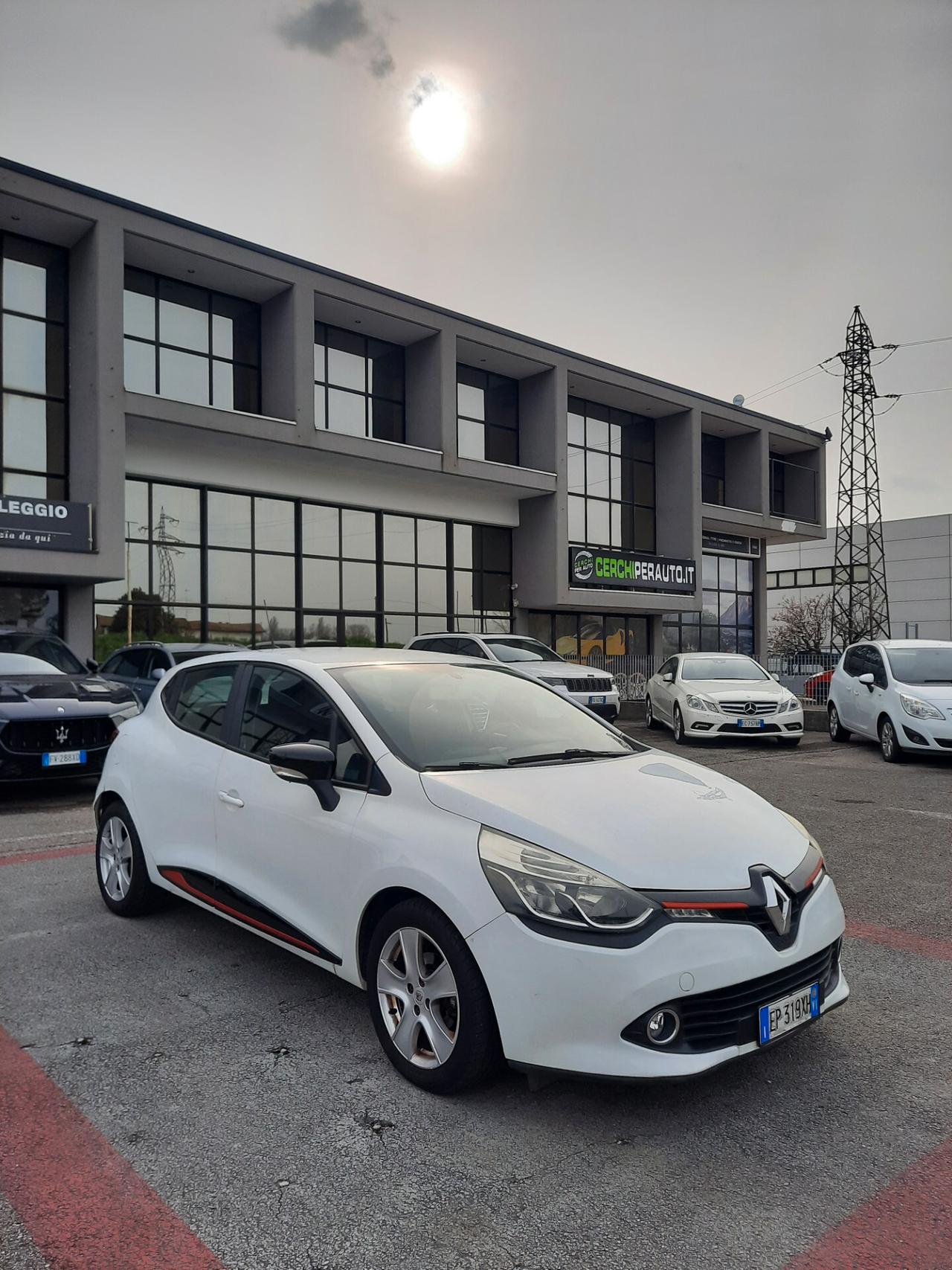 Renault Clio 1.2 75CV 5 porte Live OK NEOPATENTATI