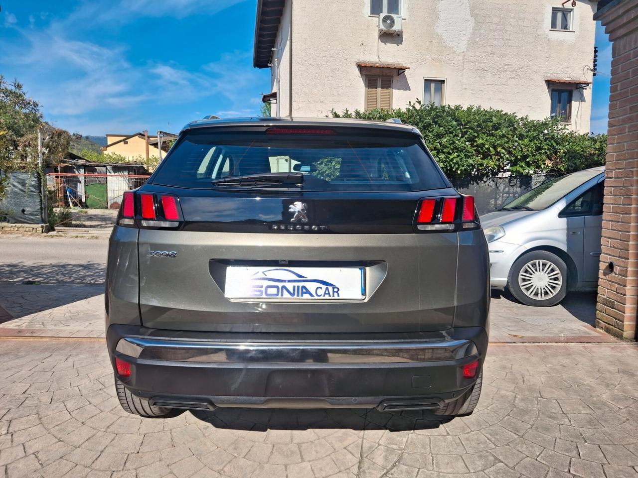 Peugeot 3008 BlueHDi 130 S&S EAT8 Allure