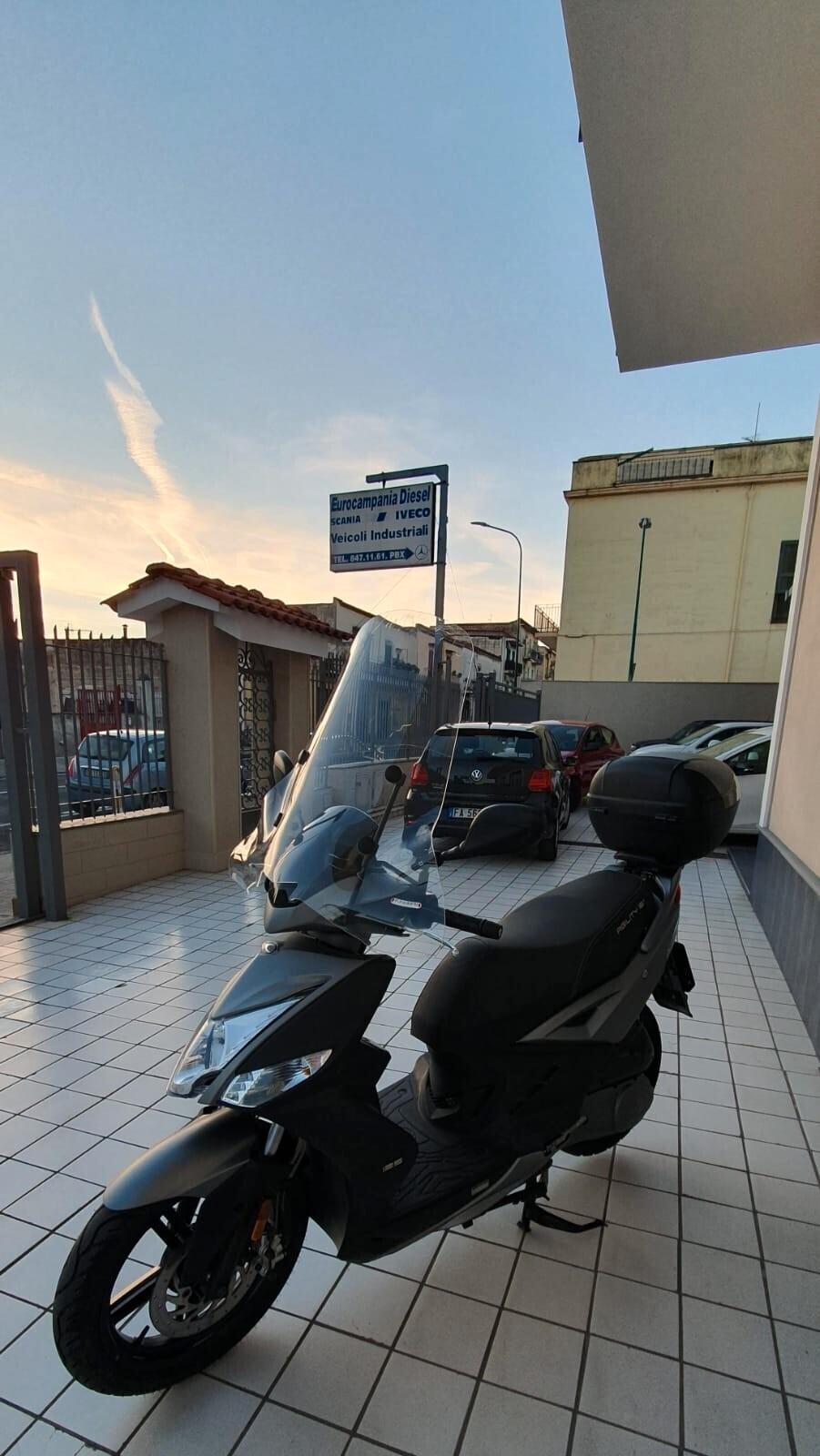 Kymco Agility 125 R16 Plus solo 2.200 km
