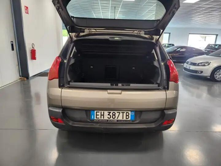 Peugeot 3008 1.6 HDi 112CV cambio robotizzato Business