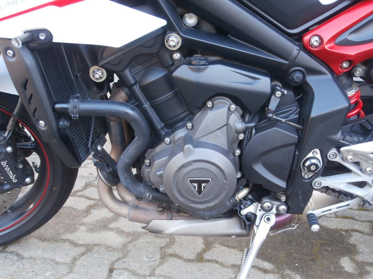 Triumph Street Triple 765 R del 2018 passaggio incluso-tagliando e garanzia