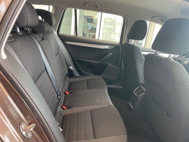 SKODA Octavia 2.0 TDI 150 CV DSG Wagon Executive