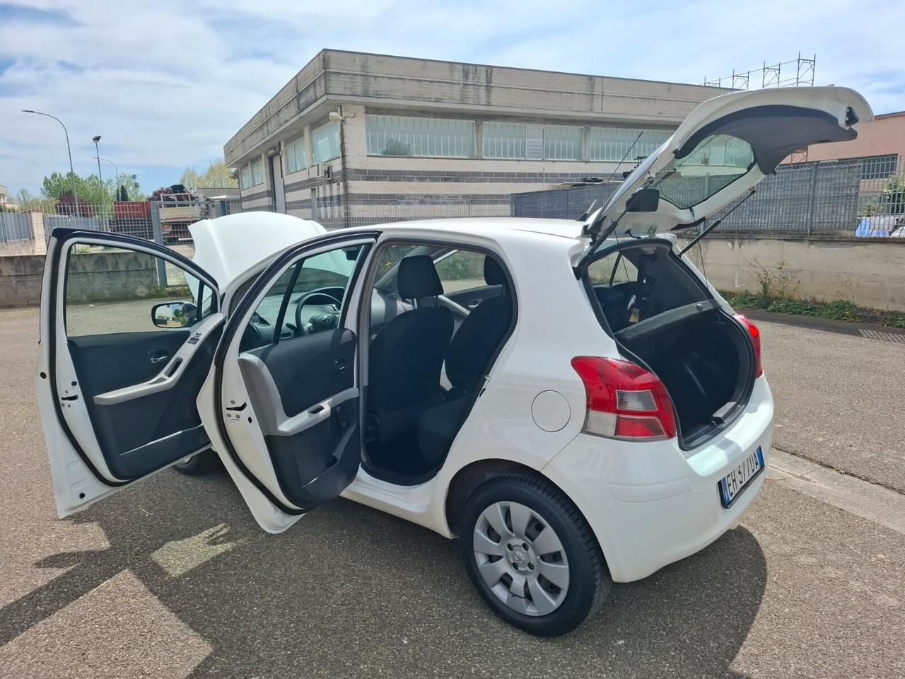 Toyota Yaris 1.0 5 porte 2011 SOLO 124.000 KM