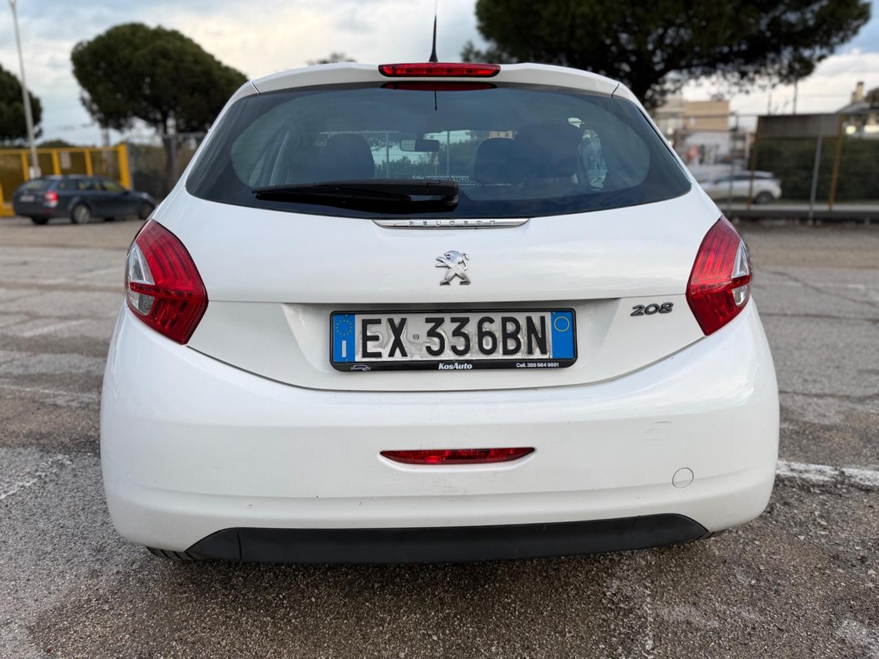 Peugeot 208 1.4 HDi 68 CV 5 porte Allure