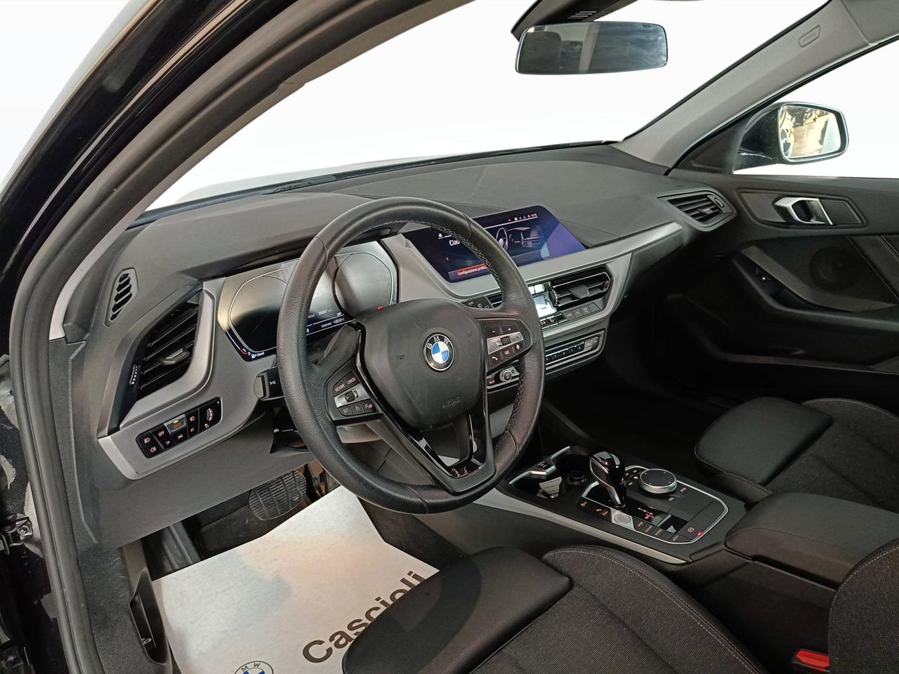 BMW Serie 1 F40 - 116d Msport Exterior auto