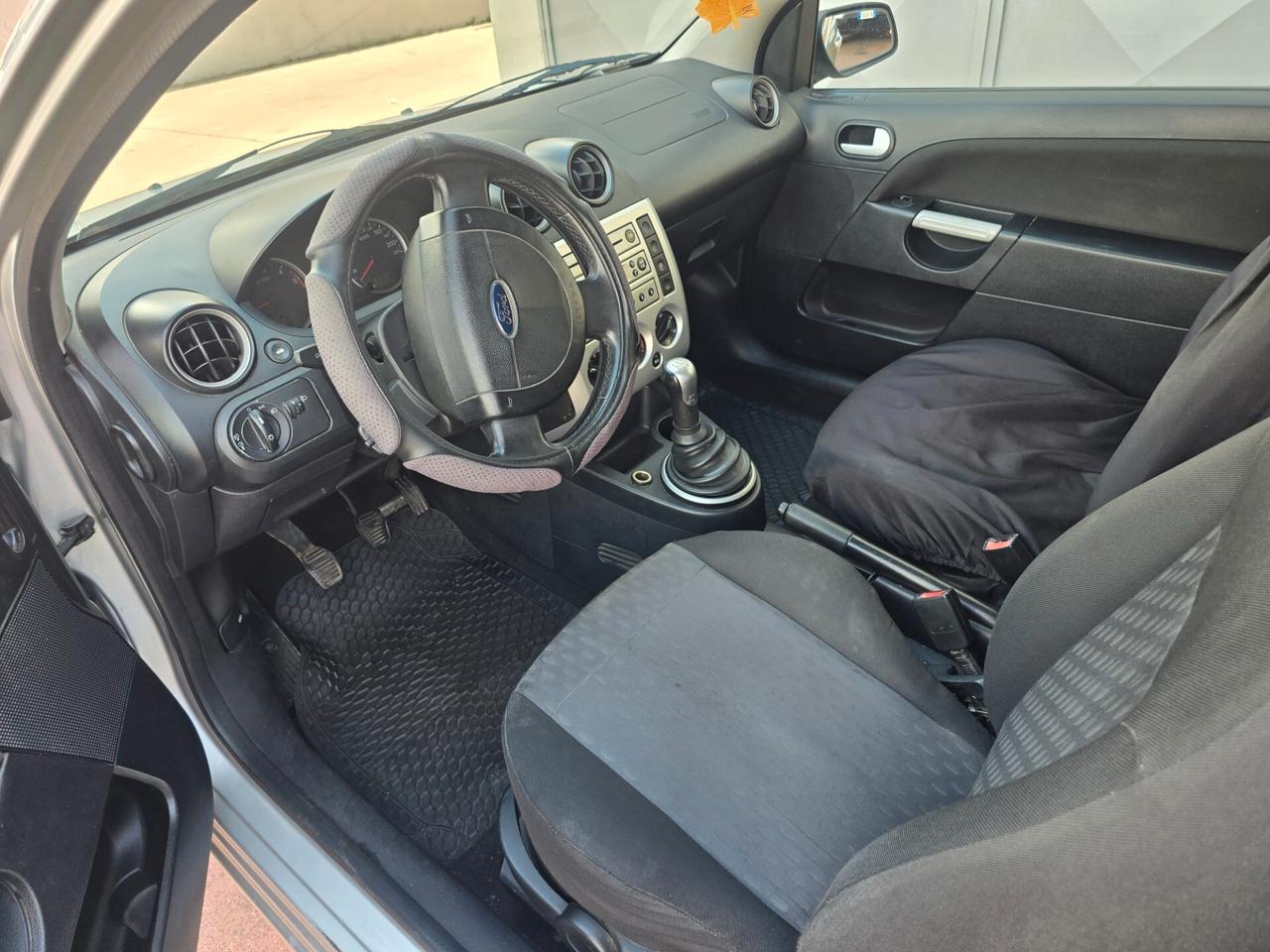 Ford Fiesta 1.6 TDCi 3p. Ghia