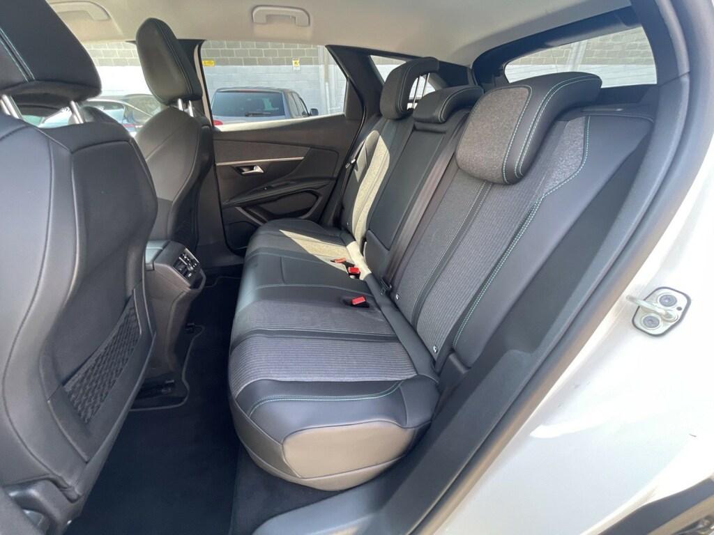 Peugeot 3008 1.6 HYbrid Allure Pack e-EAT8