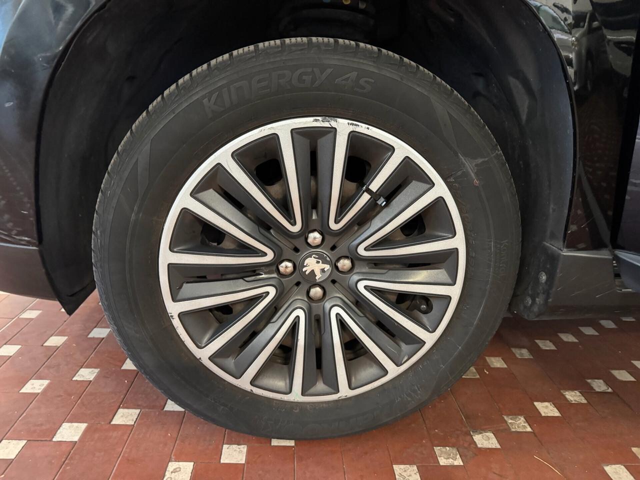 Peugeot 2008 PureTech 82 Active - IDEALE PER NEOPATENTATI
