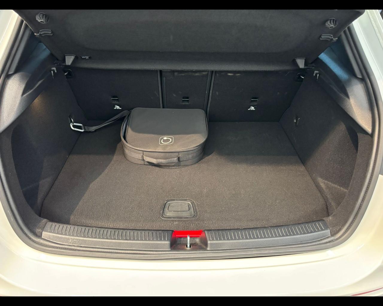 Mercedes-Benz Classe A - W177 2023 - A 250 e phev Progressive Advanced auto