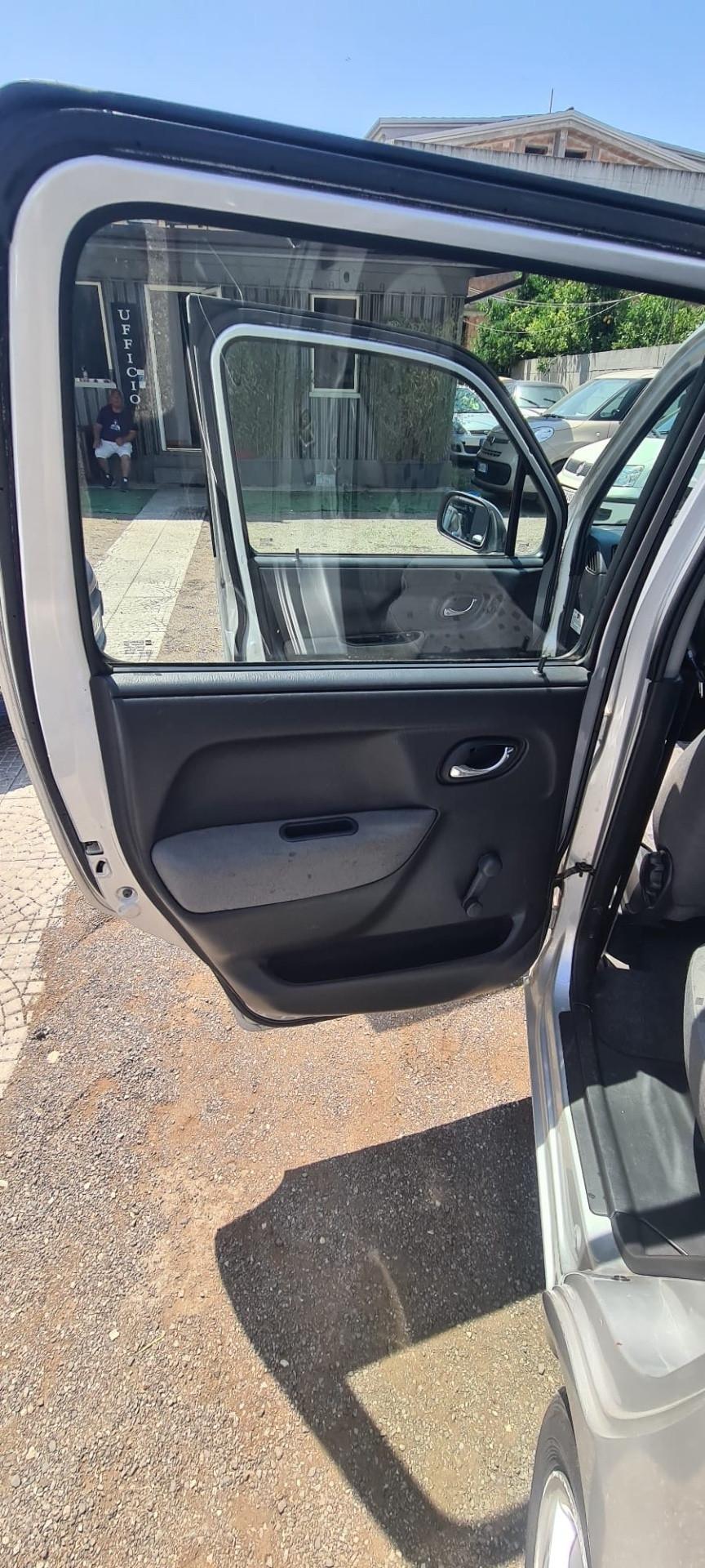 Opel Agila 1.2 16V Club