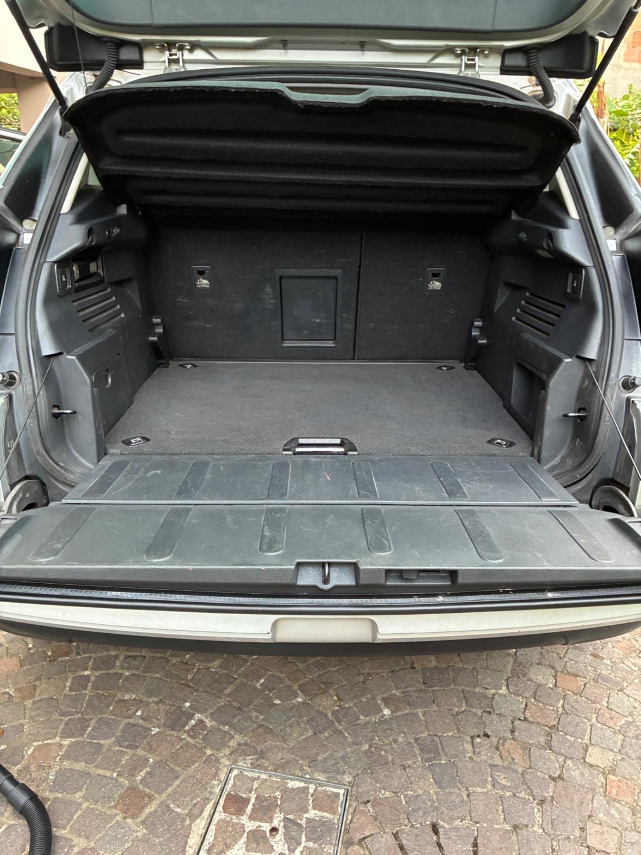 Peugeot 3008 1.6 HDi 110CV cambio robotizzato Tecno