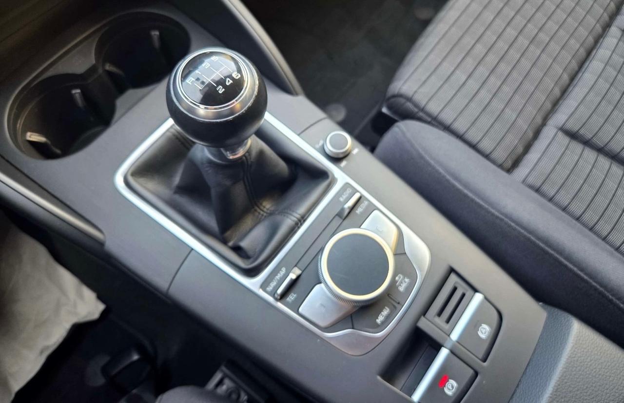 AUDI A3 Sportback 1.6 Tdi SPORT - Led Navi 17