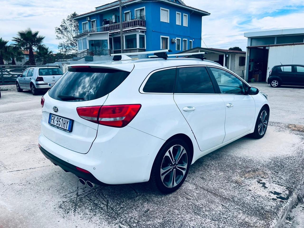 Kia Ceed cee'd 1.6 CRDi 110 CV 5 porte GT - LINE