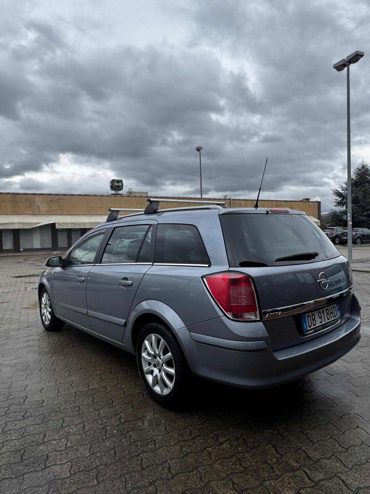 Opel Astra 1.6 16V Twinport Station Wagon Cosmo