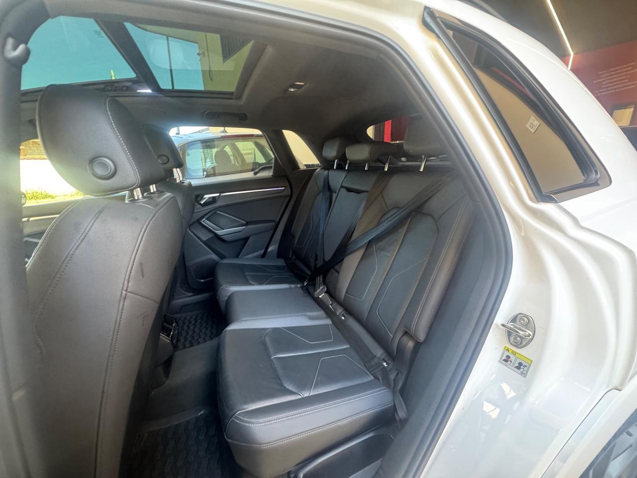 Audi Q3 35 TDI S tronic line edition tetto apribile