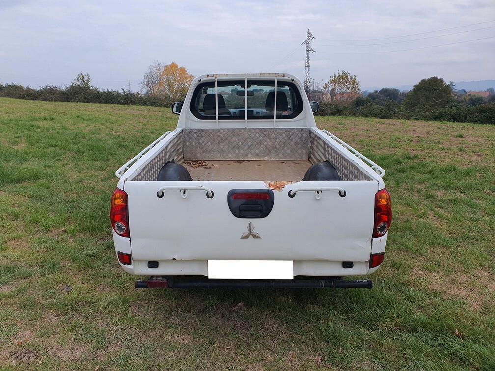 Mitsubishi L200 2.5 DI-D 4WD Cassone 2,20 m