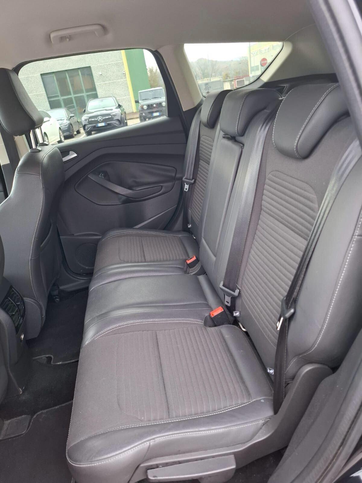 Ford Kuga 2.0 TDCI 150 CV S&S 4WD Powershift Titanium