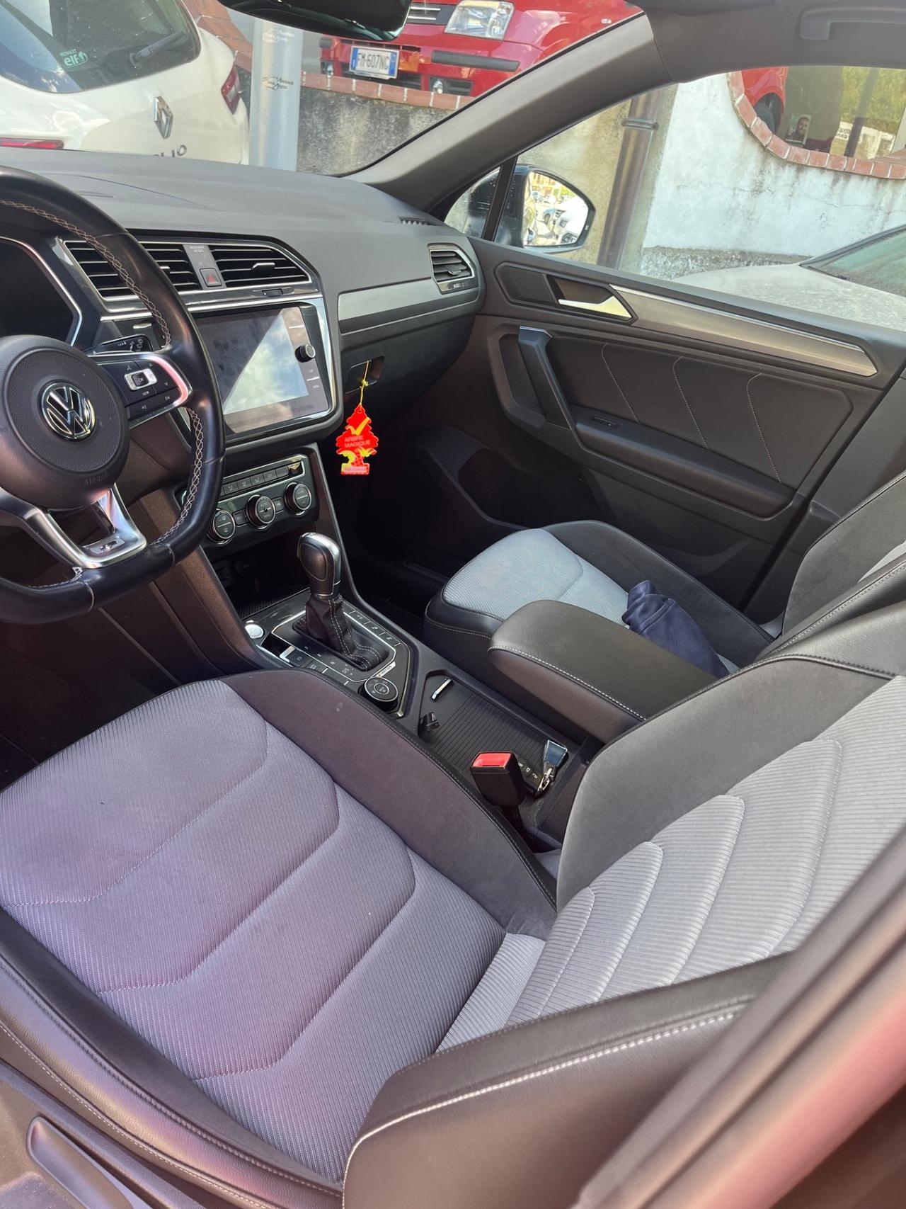 Volkswagen Tiguan 2.0 TDI SCR DSG 4MOTION Sport BMT