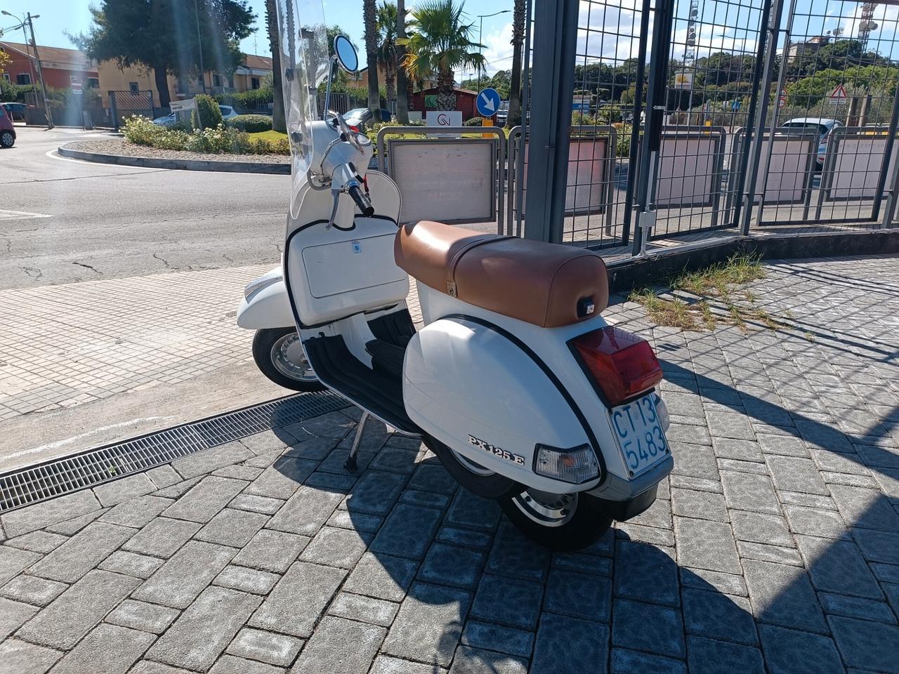 Piaggio Vespa 125 PX PX125 3