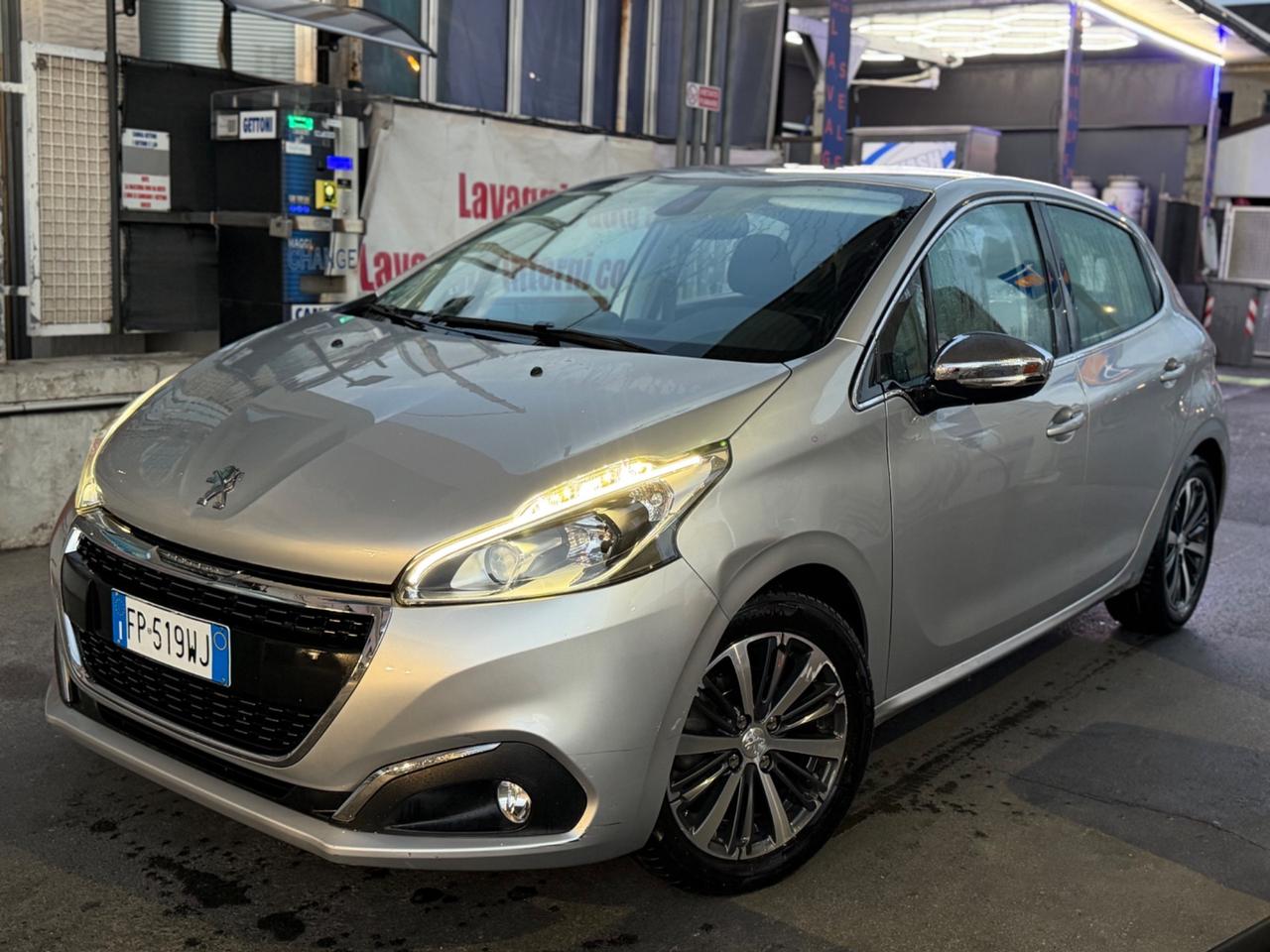 Peugeot 208 1.6hdi 75cv allure - 2018 km certificati