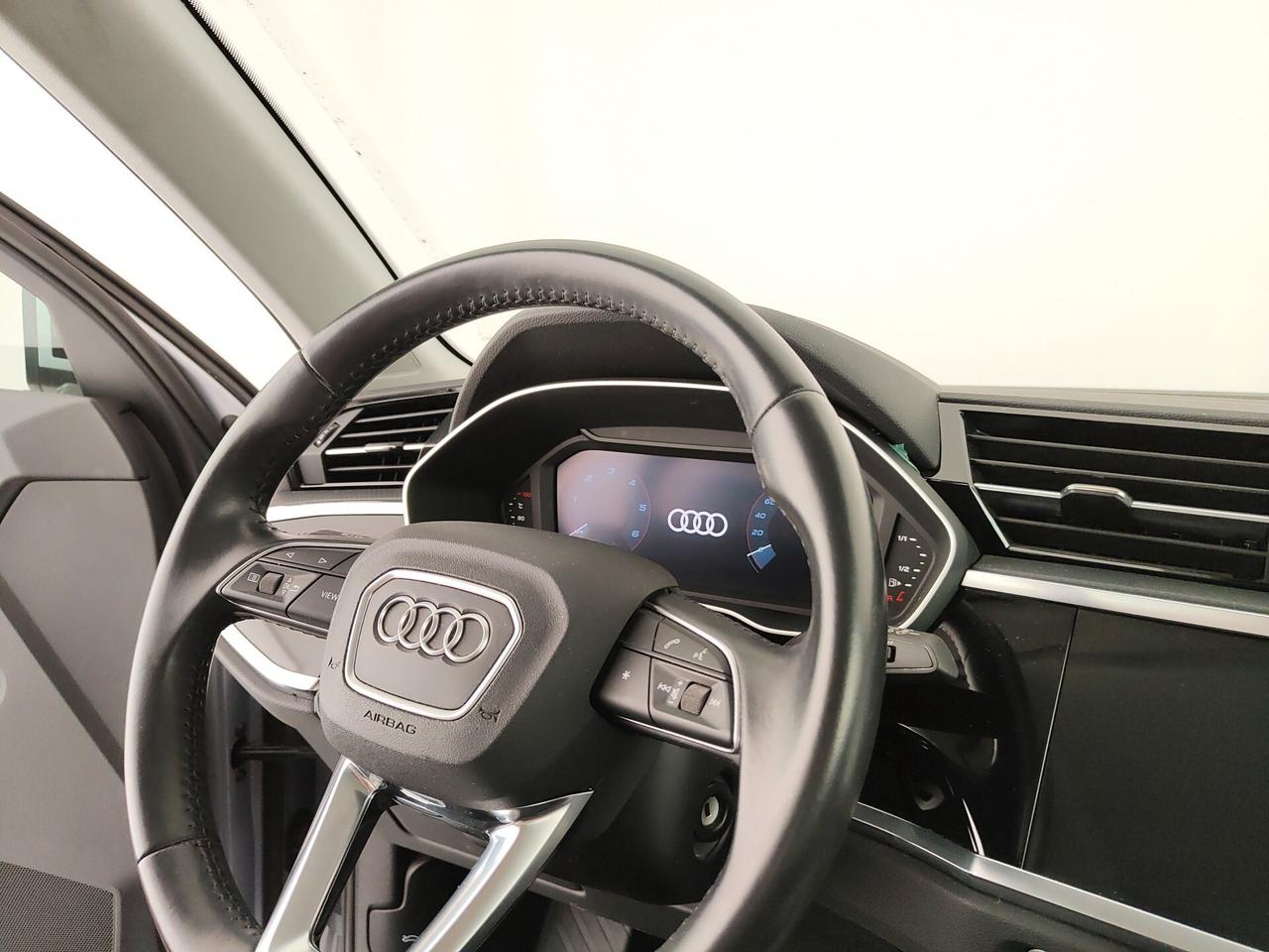 Audi Q3 35 TDI quattro Business