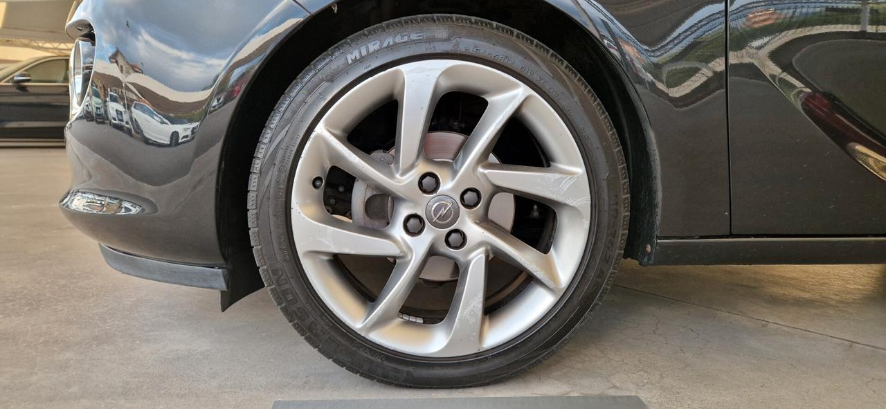 Opel Adam 1.4 87cv White Black Link