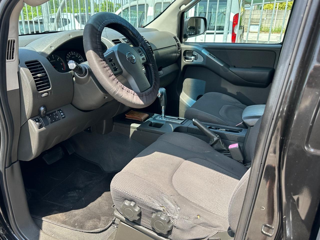 Nissan Navara 2.5 dCi 4 porte Double Cab LE