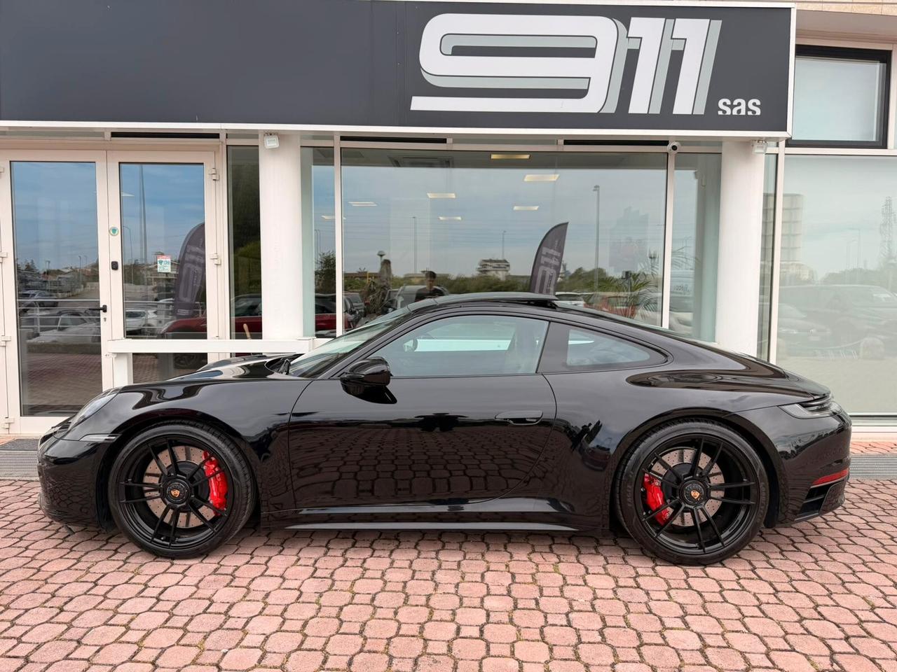 Porsche 911 Carrera 4 GTS