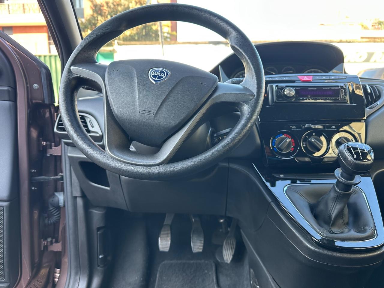 Lancia Ypsilon 1.2 69 CV GPL euro 6 - ok neopatentati