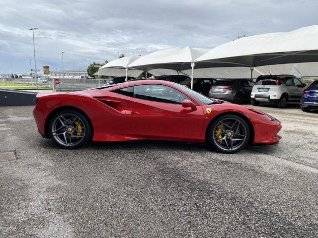 FERRARI F8 Tributo