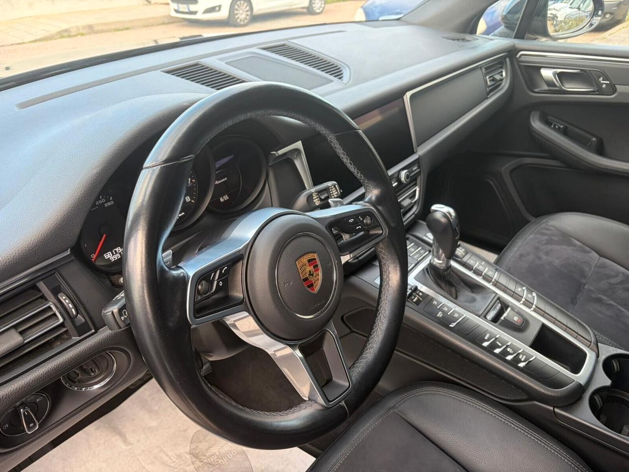 PORSCHE MACAN FULL - PANORAMA