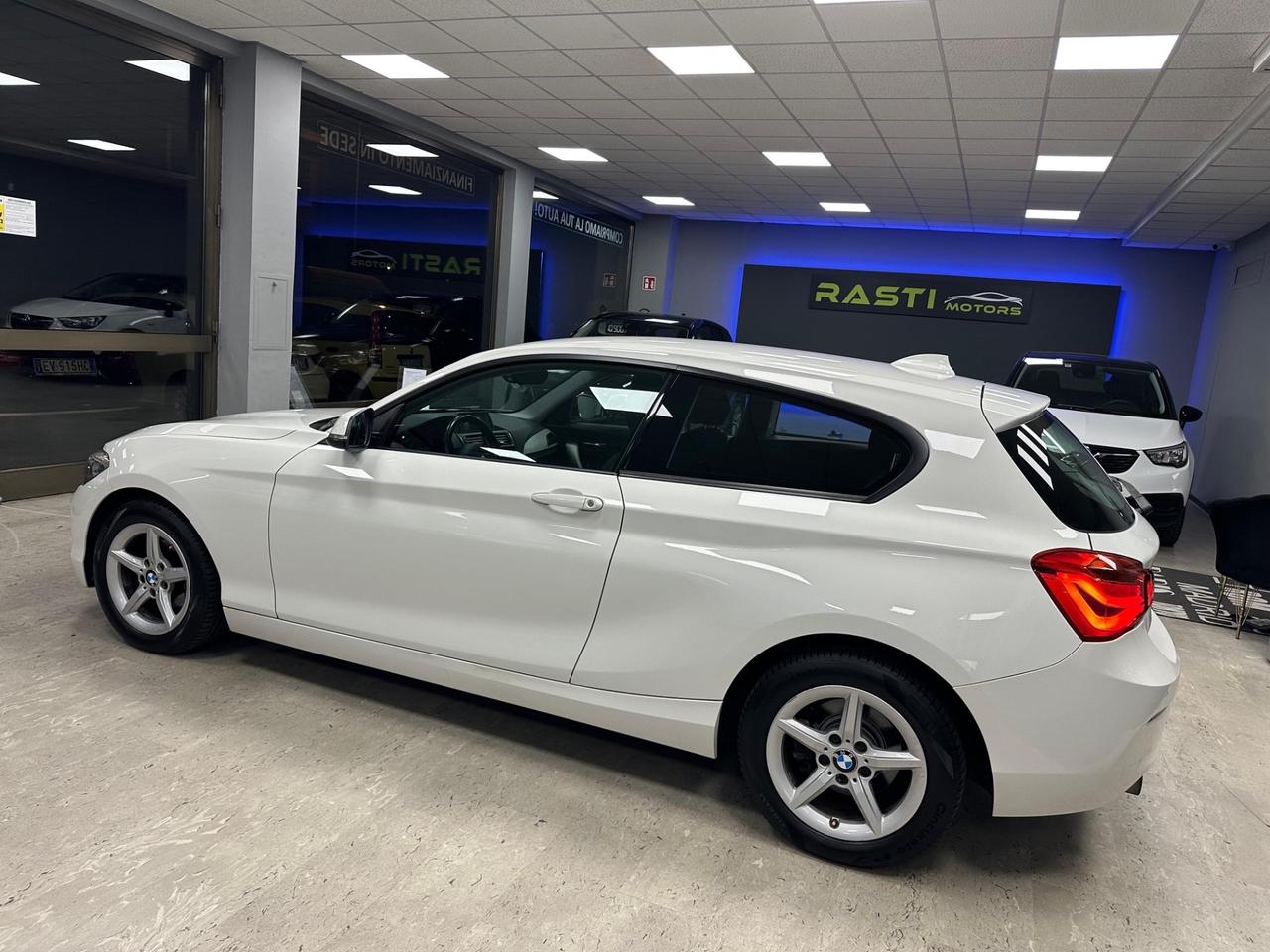 Bmw 116 116i 5p. Urban