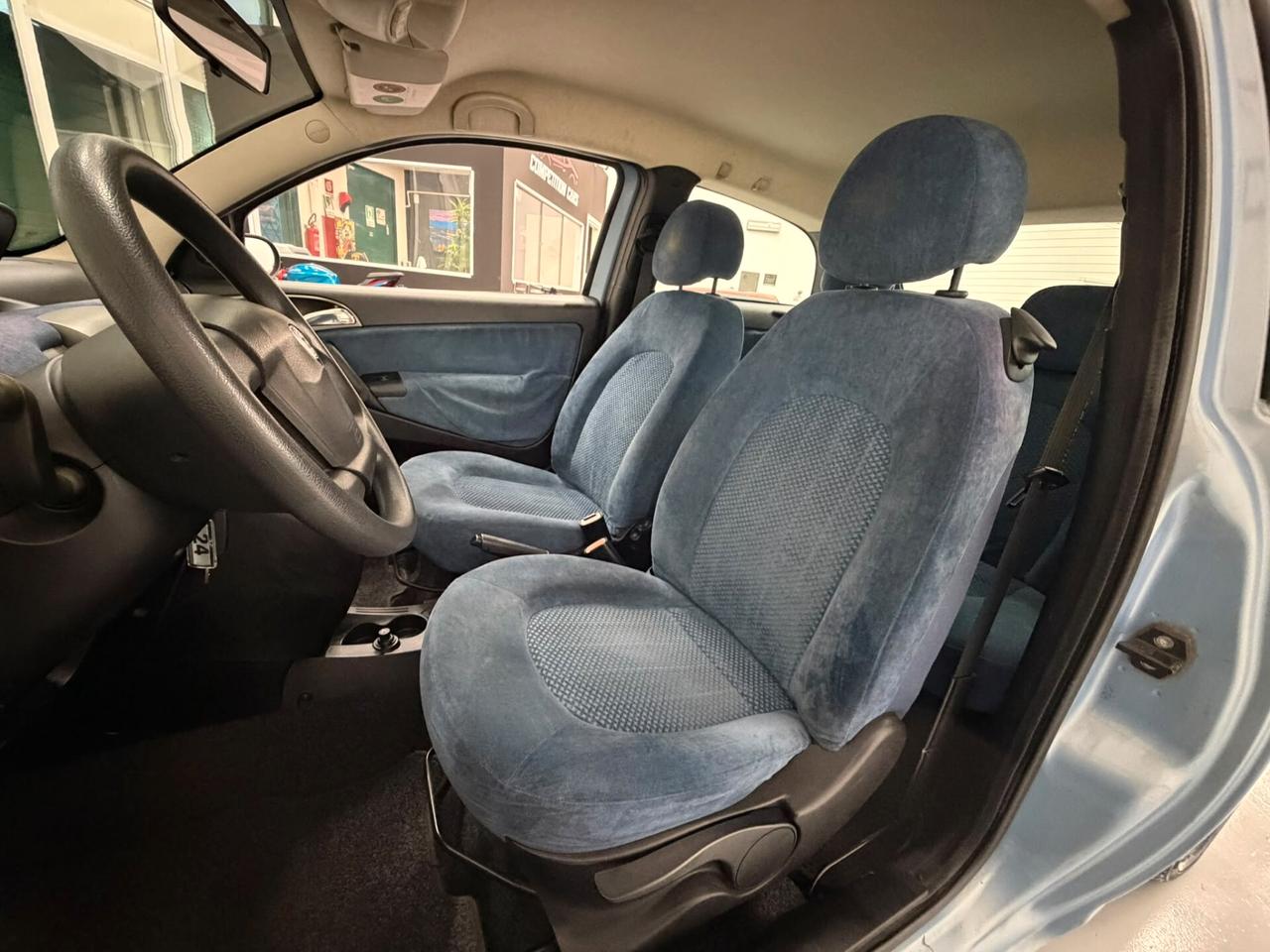 Lancia Ypsilon 1.4 16V Platino