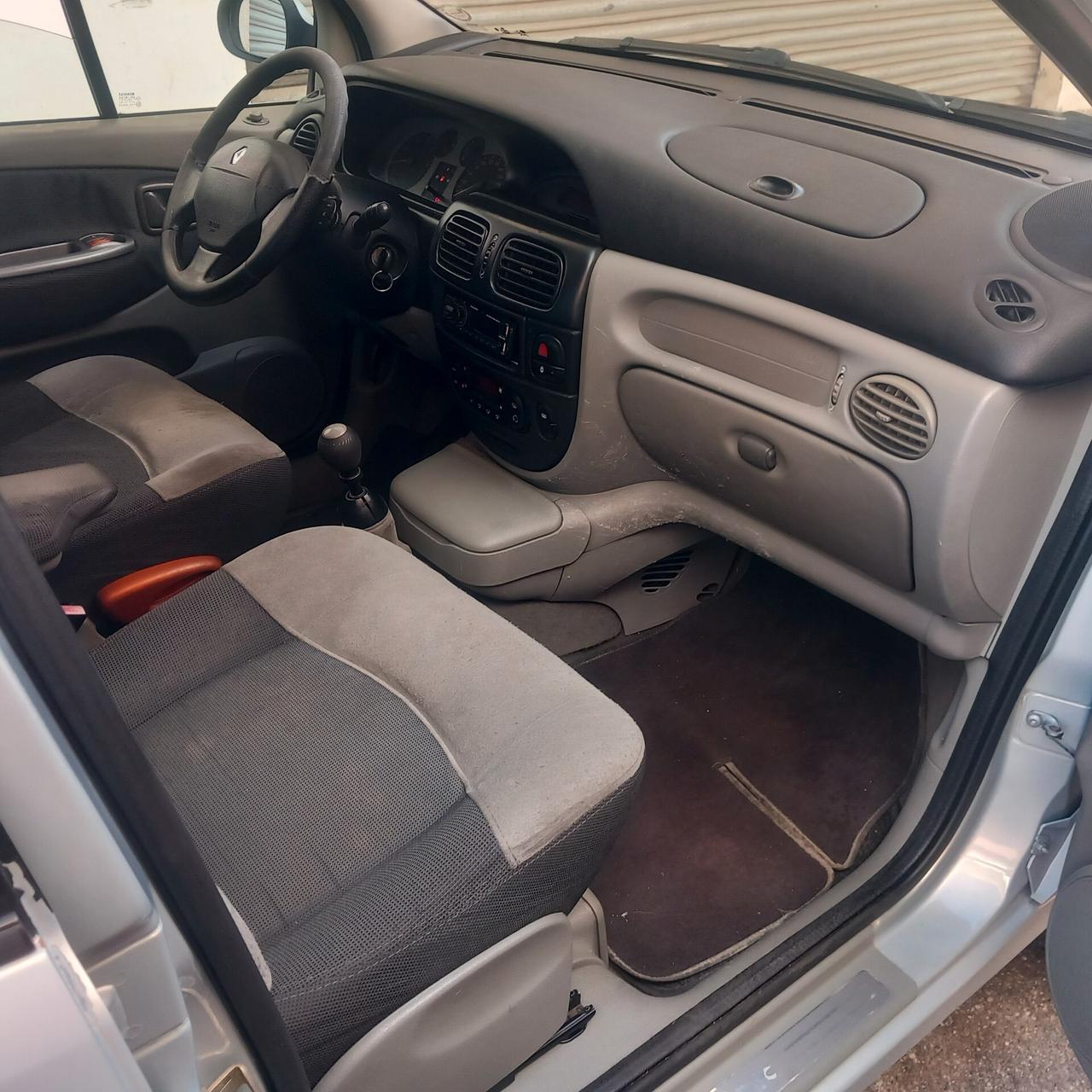 Renault Scenic Grand Scénic 1.9 dCi Luxe Dynamique