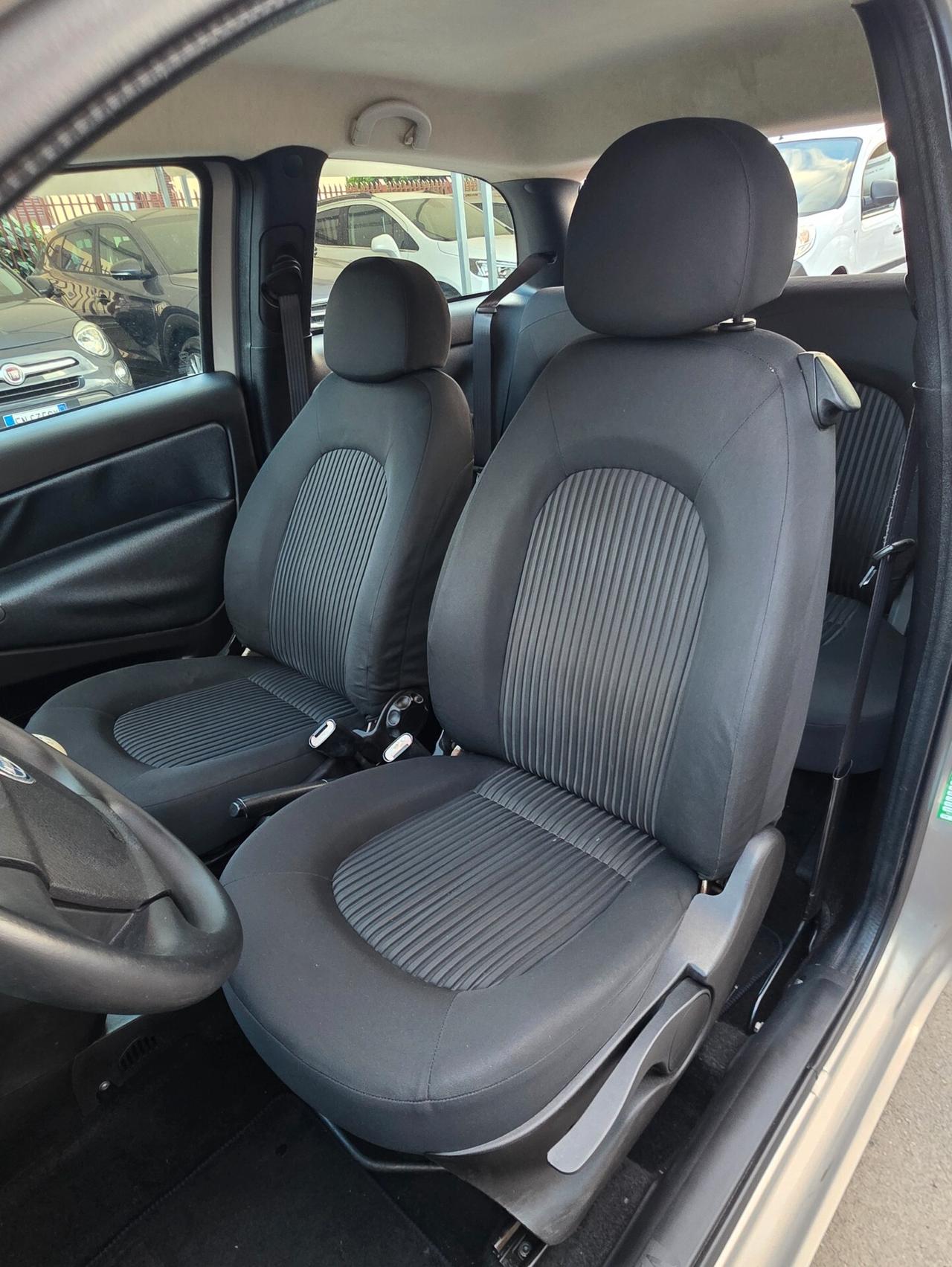 Lancia Ypsilon 1.2 Argento