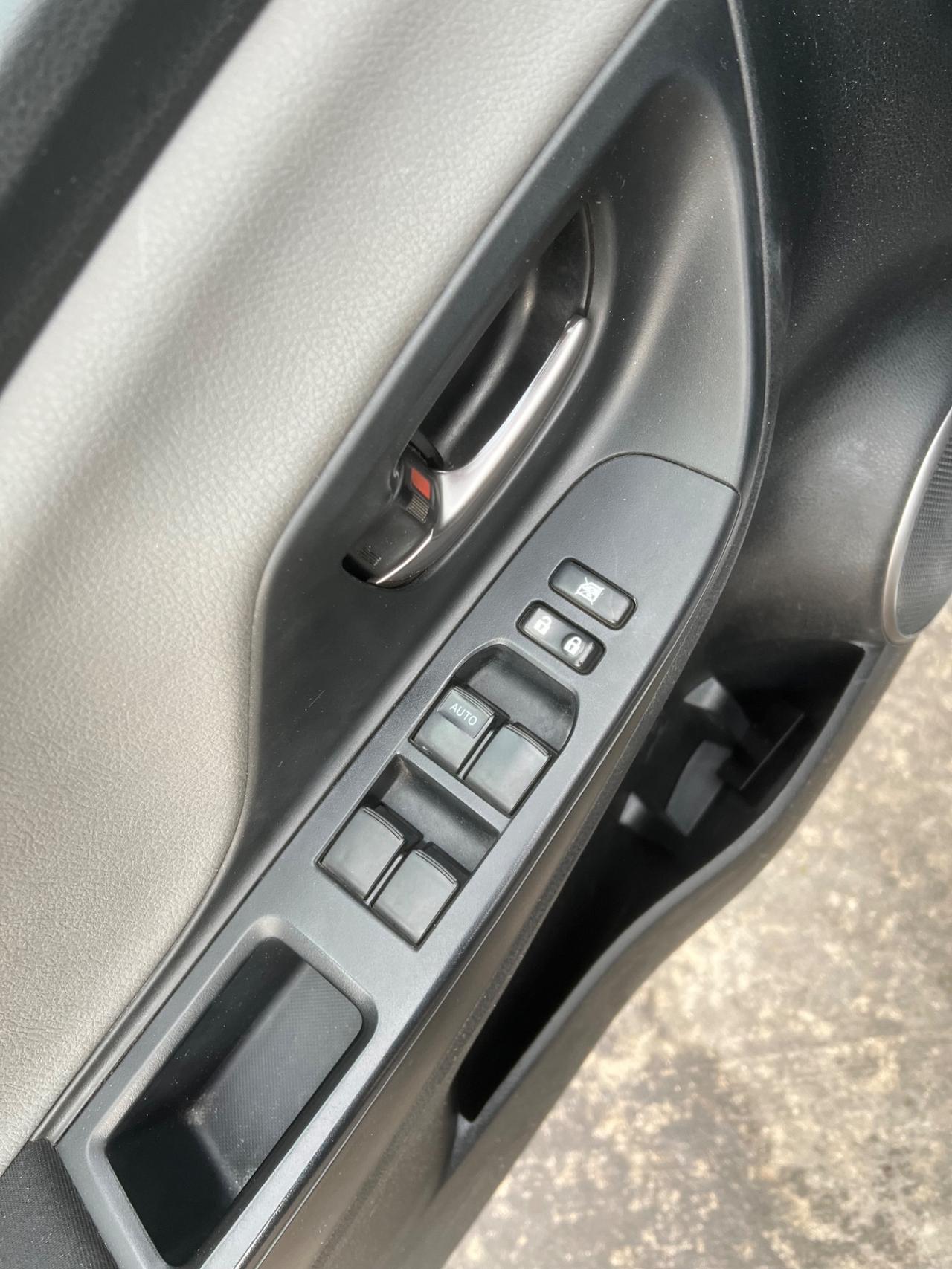 Toyota Yaris 1.0 5 porte Lounge