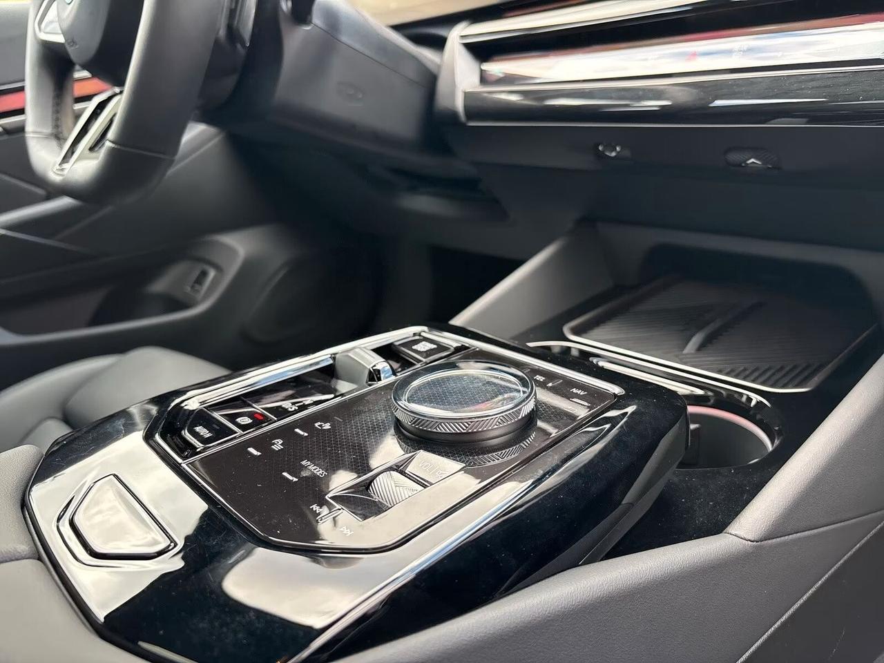Bmw 530 530E XDRIVE M-SPORT PRO/ 360°/ HARMAN & KARDON/ TETTO/ PELLE/