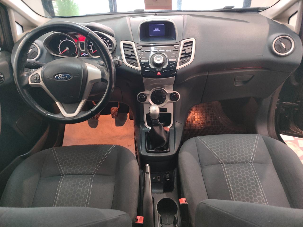 Ford Fiesta 1.4 TDCi 70CV 5 porte Titanium