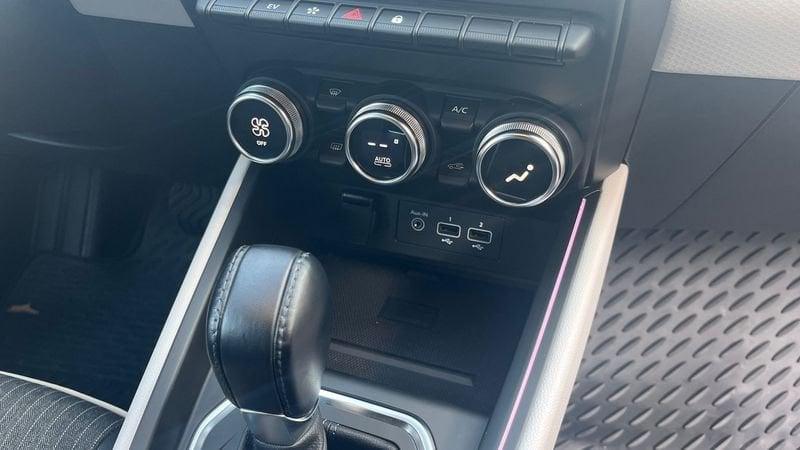 Renault Clio 5 Porte 1.6 E-Tech full hybrid 145cv Techno A 5 Porte 1.6 E-Tech full hybrid 145cv Techno