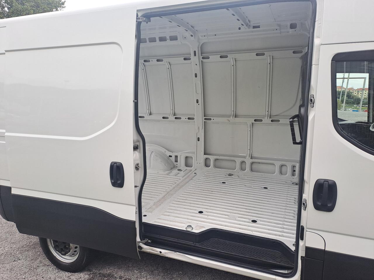 IVECO DAILY 35s12 V 3520 H2