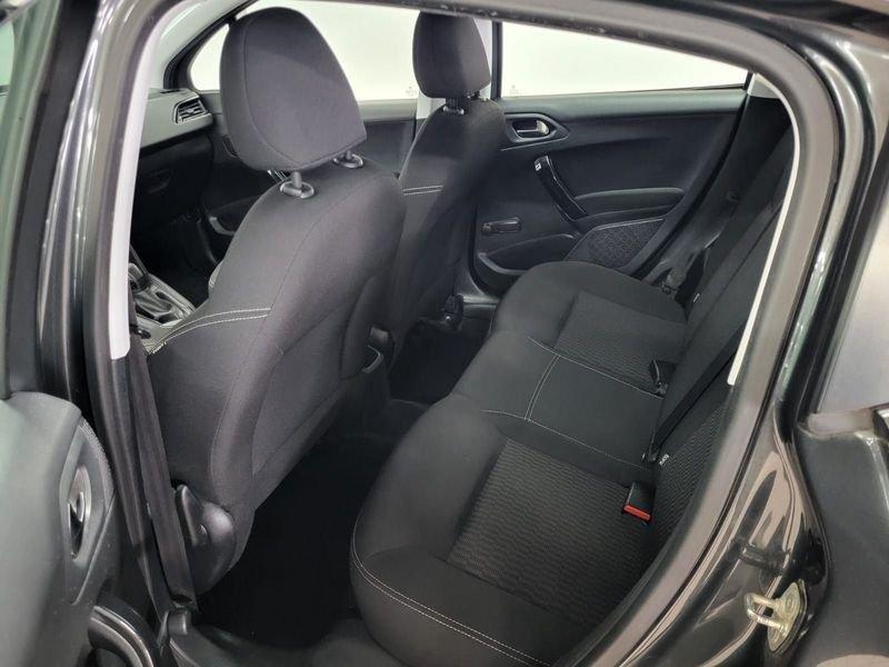 Peugeot 208 1.2 12V VTi 82cv Active