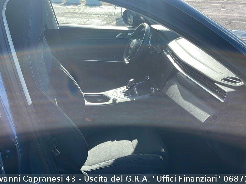 Lynk & Co 01 01 PHEV