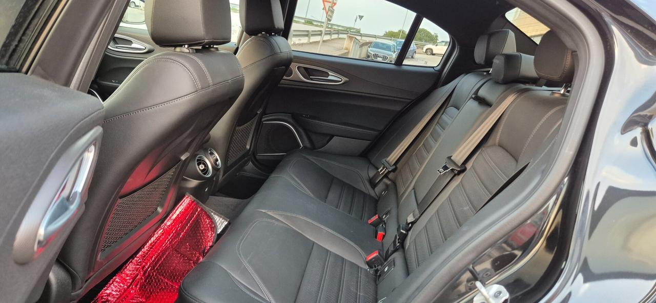 Alfa Romeo Giulia 2.2 TDi 210 CV AT8 AWD Q4 Veloce