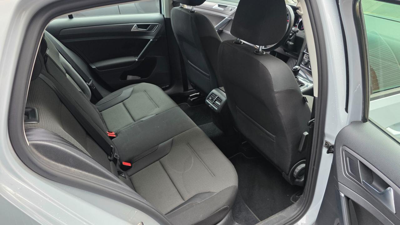 Volkswagen Golf 1.0 TSI 110 CV 5p. Trendline BlueMotion Technology