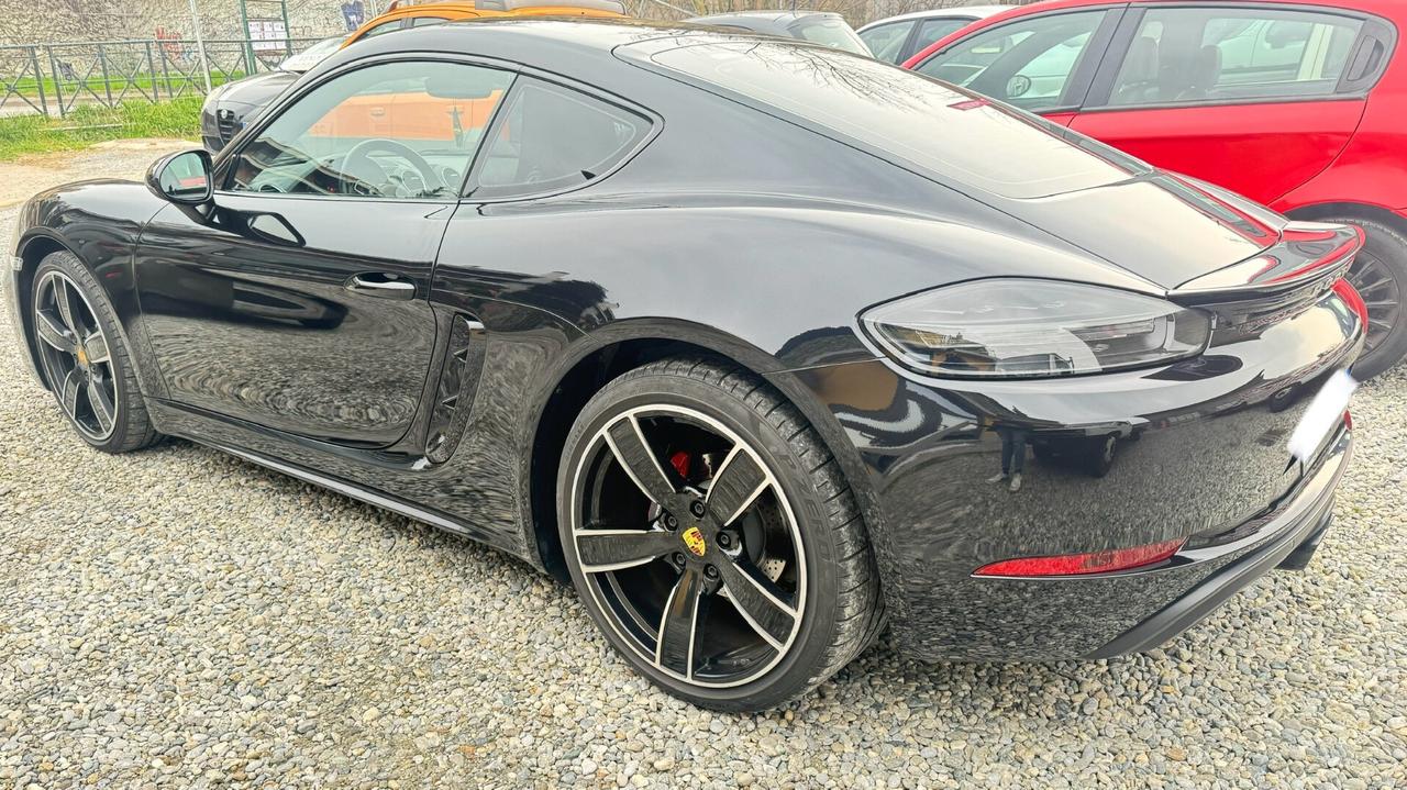 Porsche 718 Cayman 300 cv cambio automatico 36.000 km