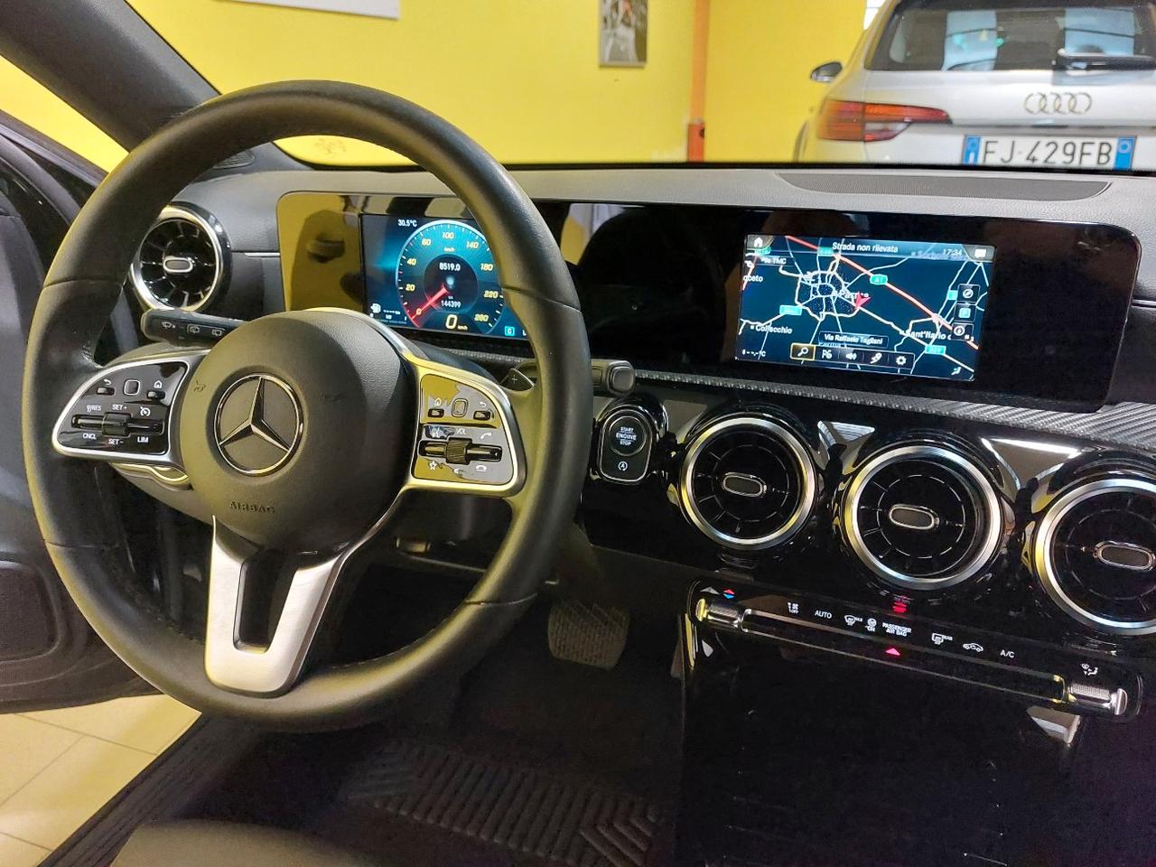 Mercedes A 180 D Business 8G-DCT