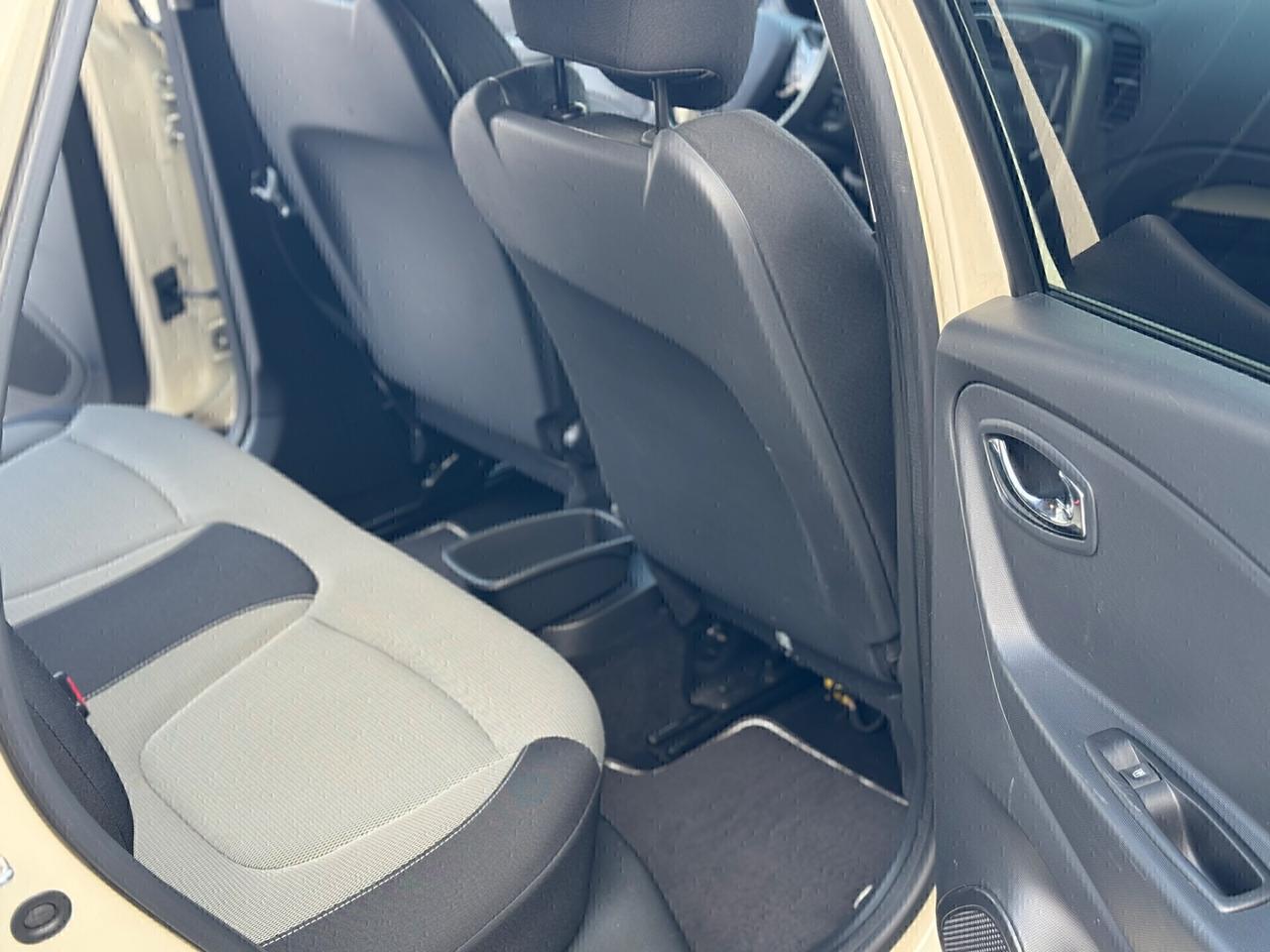 Renault Captur 1.5 dCi 8V 90 CV