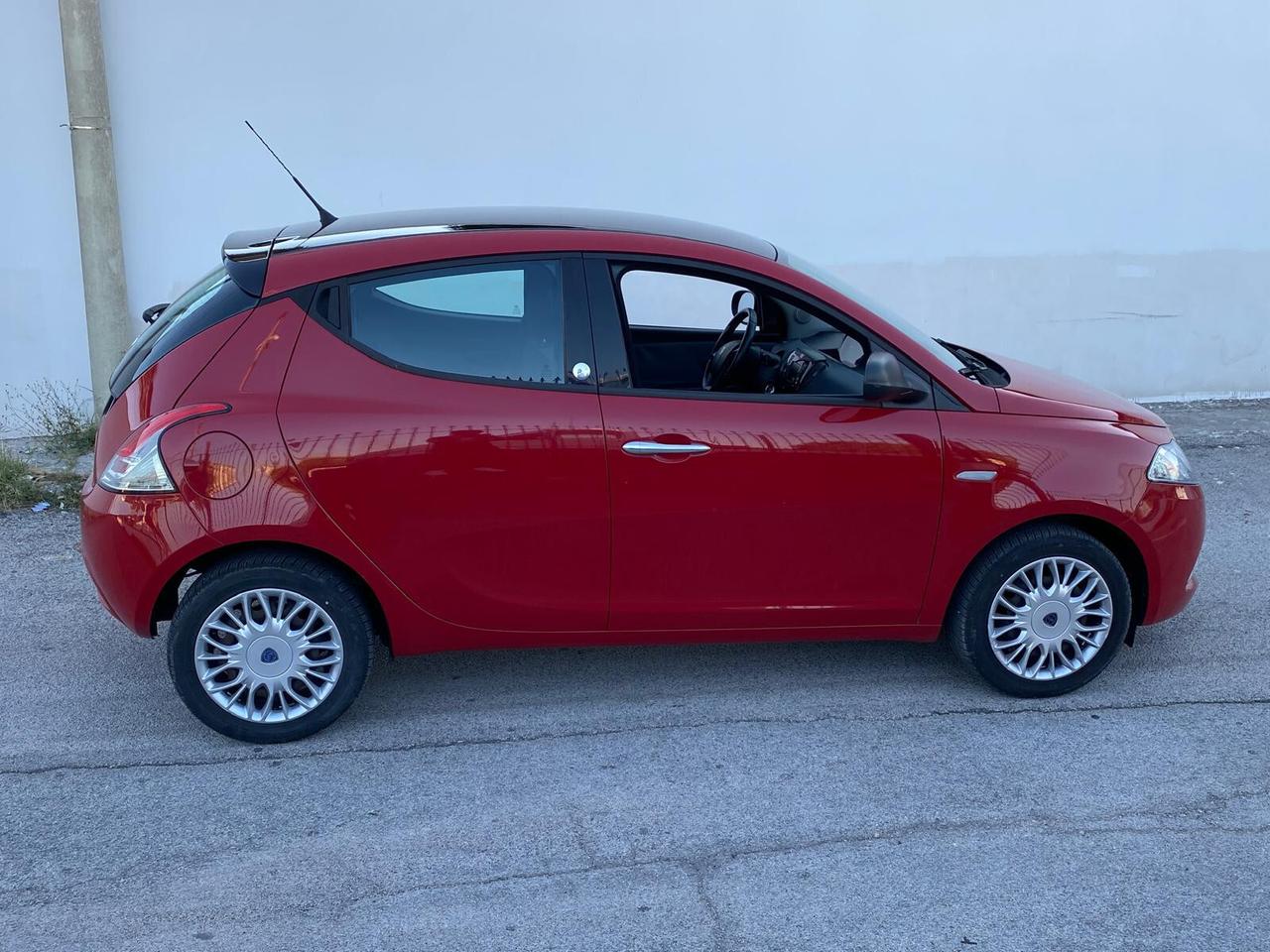 Lancia Ypsilon 1.2 69 CV GPL Ecochic Gold